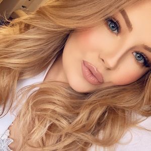 Meet your Posher, Macy